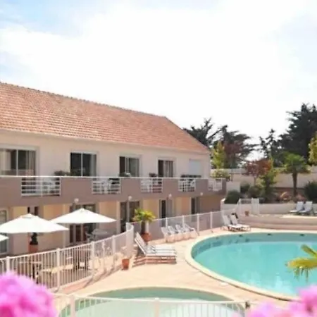 350 M De La Avec Terrasse Bois Saint-Jean-de-Monts